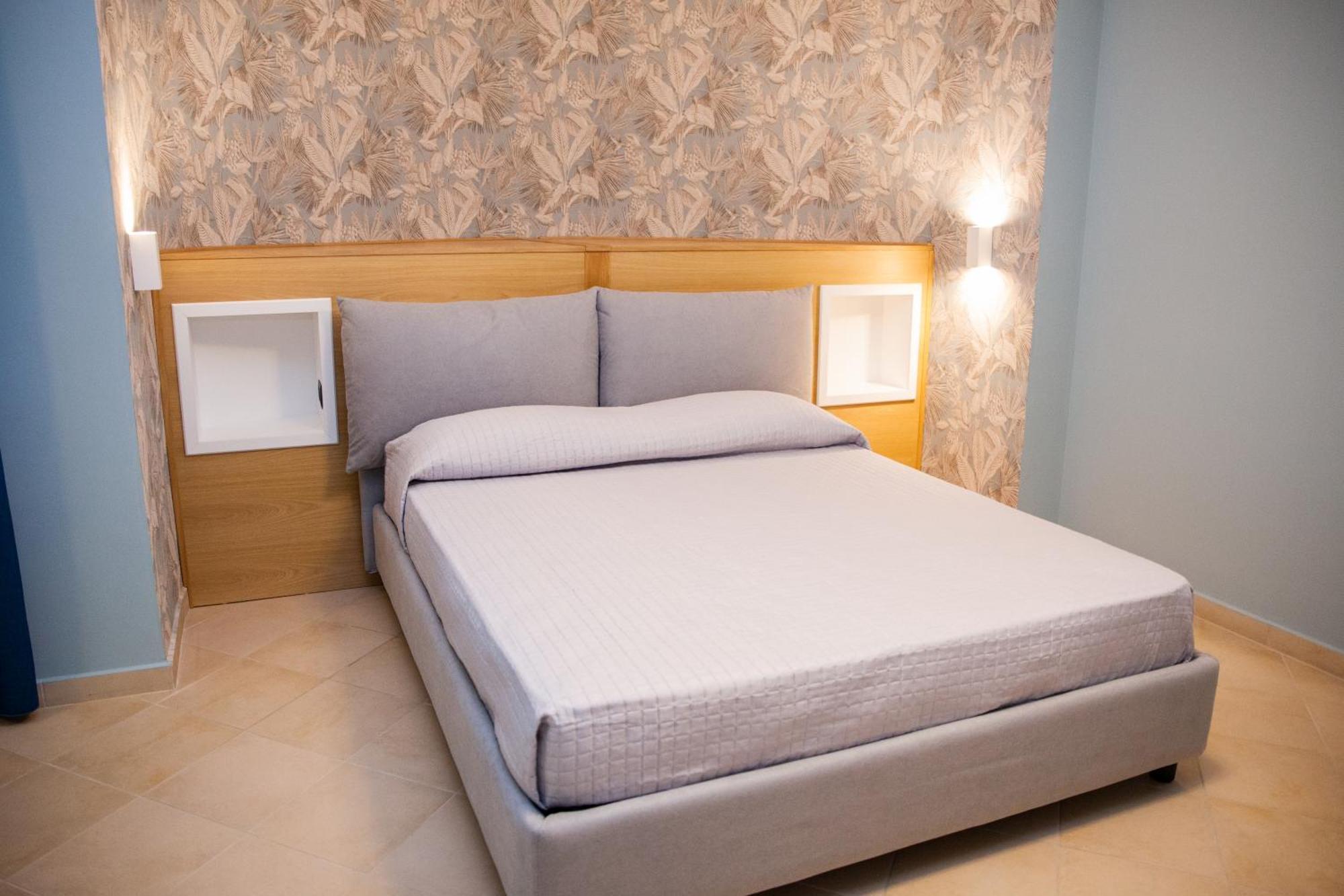 Le Colonne Bed & Breakfast Cassino Bagian luar foto